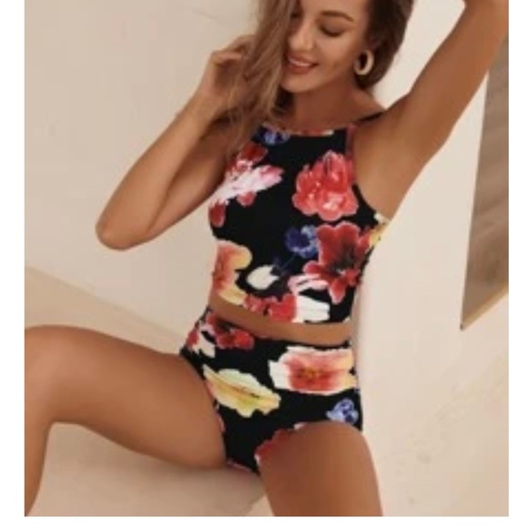 Bathing suits!! All size medium!! - Picture 5 of 8